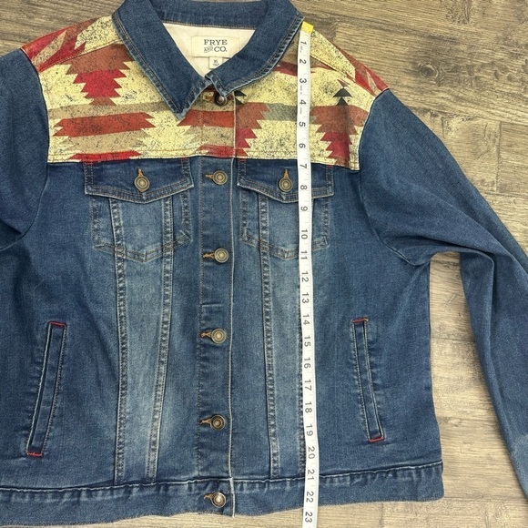 Frye and Co Denim Jean Jacket Western Aztec Southwestern Trucker Size XL - Picture 9 of 10